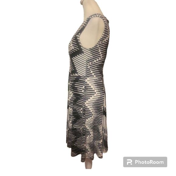 Connected/ Petite 6P/ Black-White/ Chevron Print Skater Stretch Dress - Picture 2 of 6